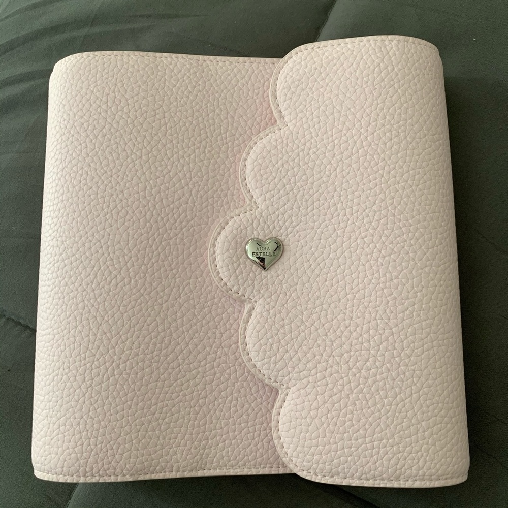 Beautiful Aura Estelle B6 Cloud